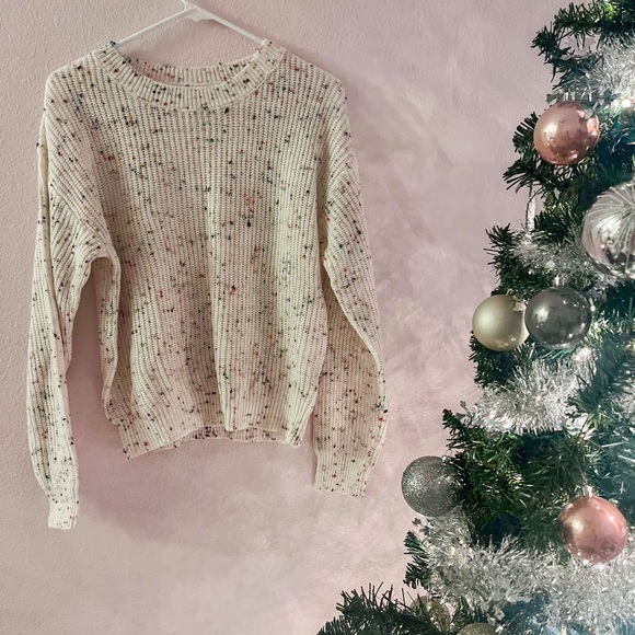 Colorful Dotted Sweater - Picture 2 of 2